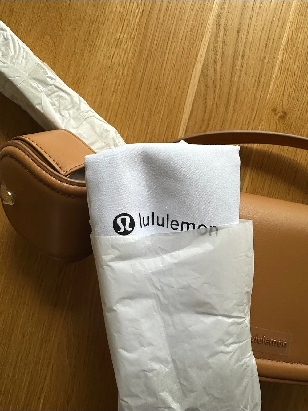 NWT Lululemon Cactus “Leather” Mini Bag 1.2L Chestnut Brown/Gold - Picture 9 of 14